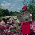 Une H+¦tesse Internationale Dans Le Parc